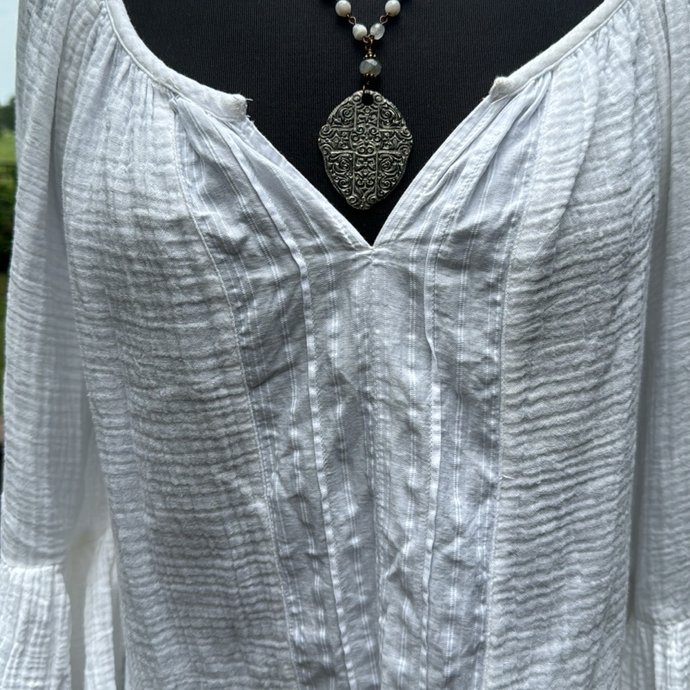 Like New white gauze tunic top w/ bell sleeves - Large - Flowy & oh so cool! 😎 - Picture 3 of 7